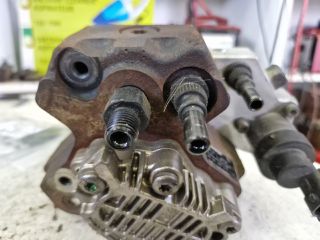 bontott VOLVO V40 Nagynyomású Szivattyú