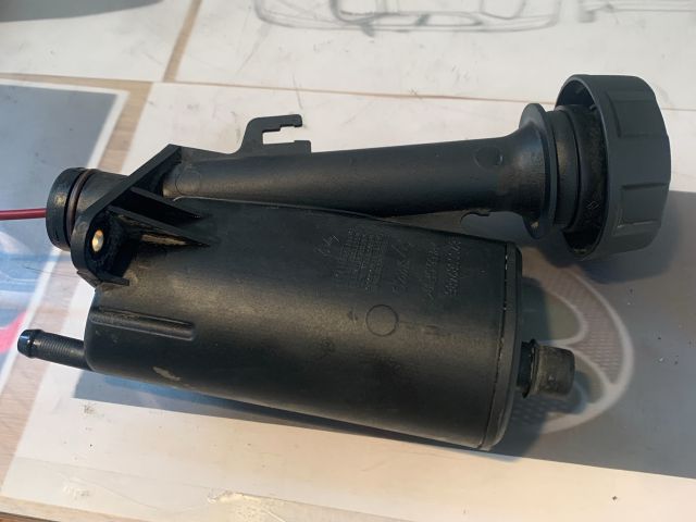 bontott VOLVO V40 Nívópálca