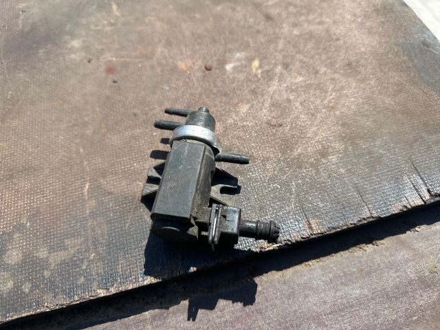 bontott VOLVO V40 Turbó Vákum Szelep