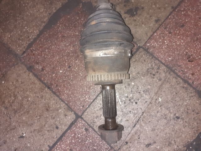 bontott VOLVO V40 Bal Féltengely