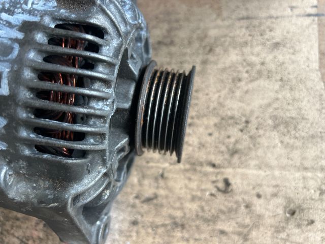 bontott VOLVO V40 Generátor