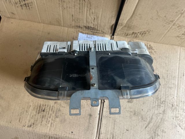 bontott VOLVO V40 Kilométeróra