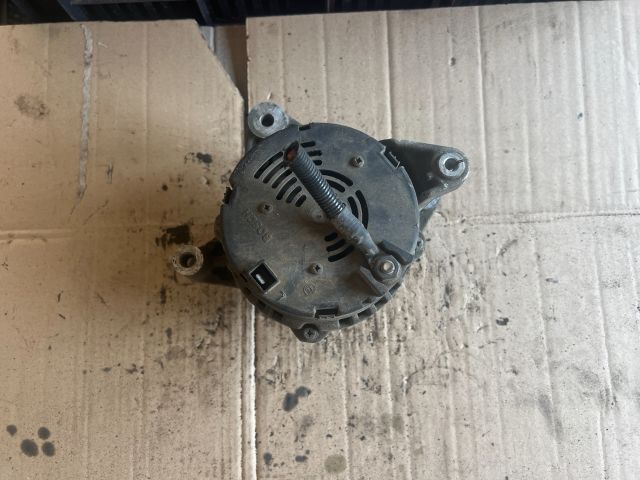 bontott VOLVO V40 Generátor