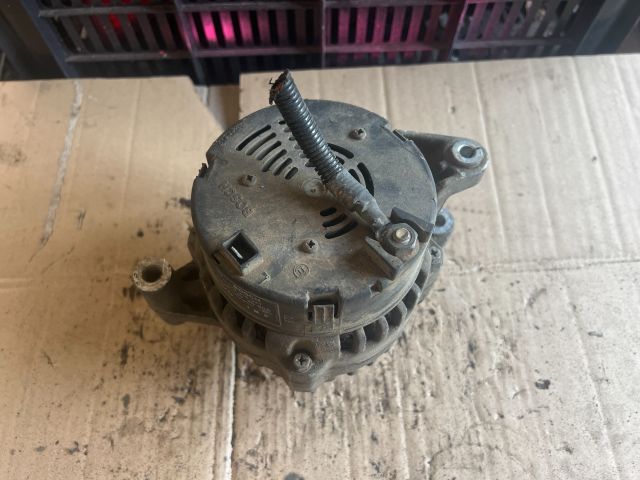 bontott VOLVO V40 Generátor