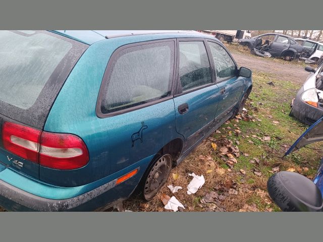 bontott VOLVO V40 Homlokfal (Üres lemez)