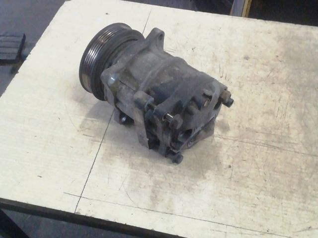 bontott VOLVO V40 Klímakompresszor