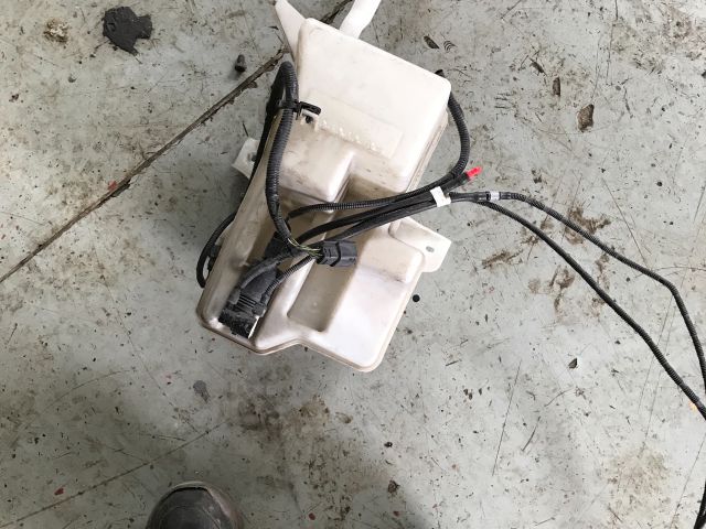 bontott VOLVO V40 Ablakmosó Tartály