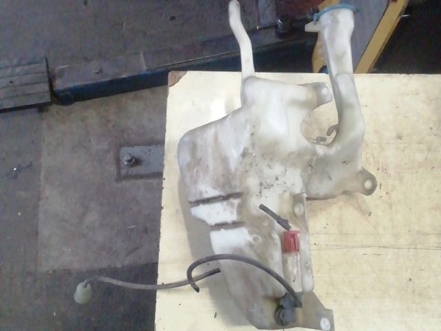 bontott VOLVO V40 Ablakmosó Tartály