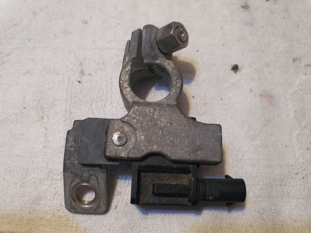 bontott VOLVO V40 Akkumulátor Saru Elektronikával