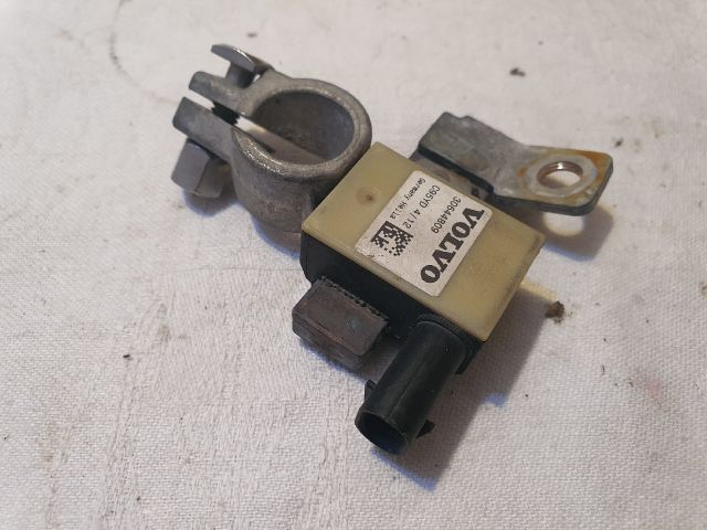 bontott VOLVO V40 Akkumulátor Saru Elektronikával