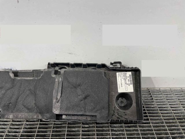 bontott VOLVO V40 Akkumulátor Tartó