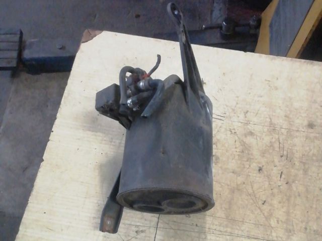 bontott VOLVO V40 Aktív Szénszűrő