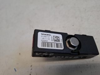 bontott VOLVO V40 Antenna Erősítő
