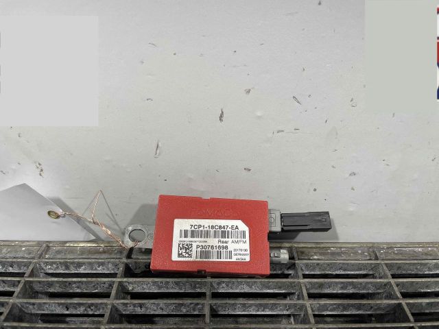 bontott VOLVO V40 Antenna Erősítő