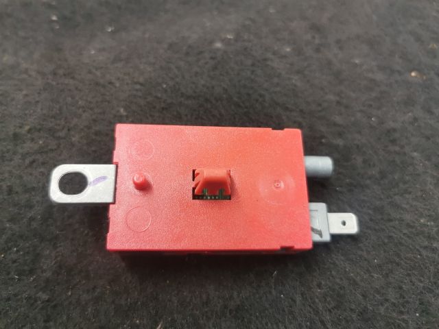 bontott VOLVO V40 Antenna Erősítő