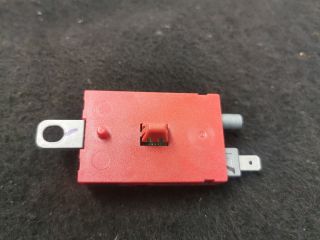 bontott VOLVO V40 Antenna Erősítő