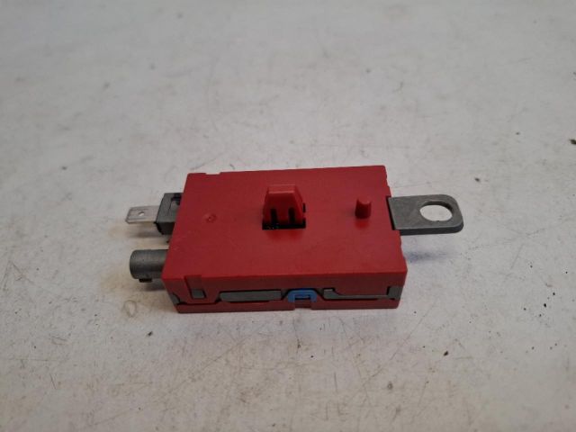 bontott VOLVO V40 Antenna Erősítő