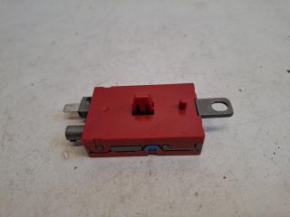 bontott VOLVO V40 Antenna Erősítő