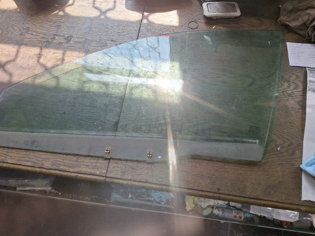 bontott VOLVO V40 Bal első Ablak