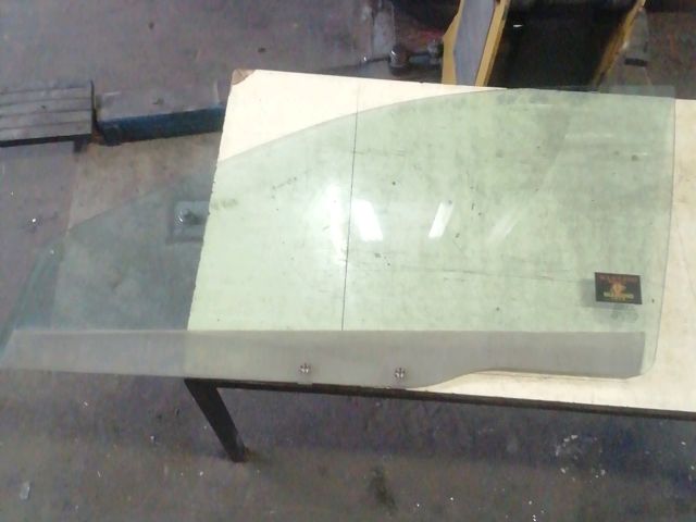 bontott VOLVO V40 Bal első Ablak