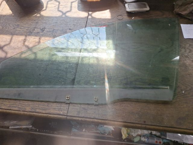 bontott VOLVO V40 Bal első Ablak