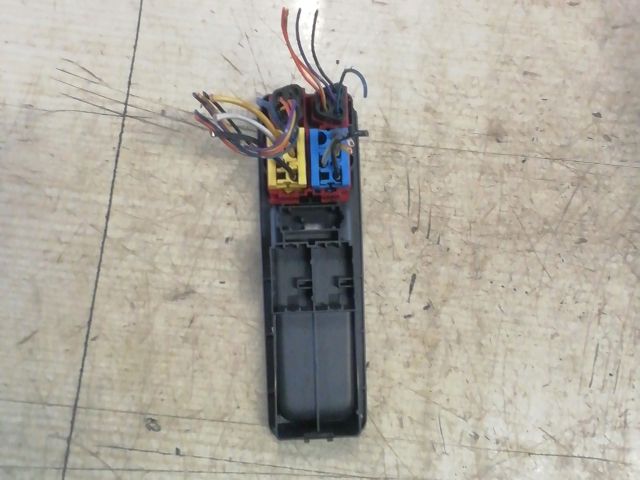 bontott VOLVO V40 Bal első Ablakemelő Kapcsoló