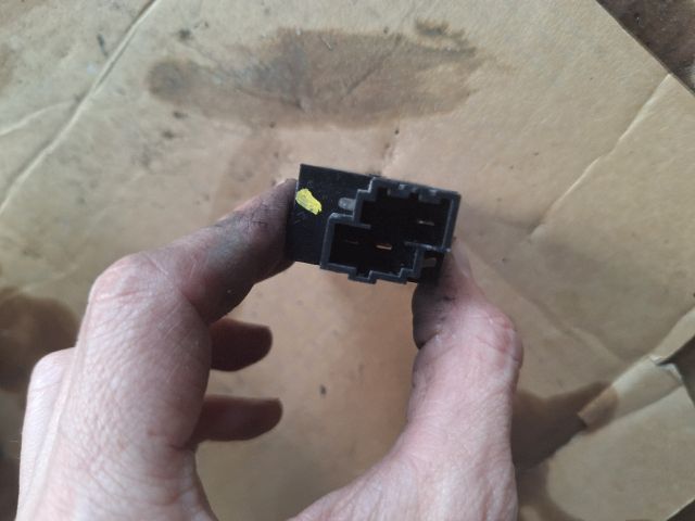 bontott VOLVO V40 Bal első Ajtó Kapcsoló