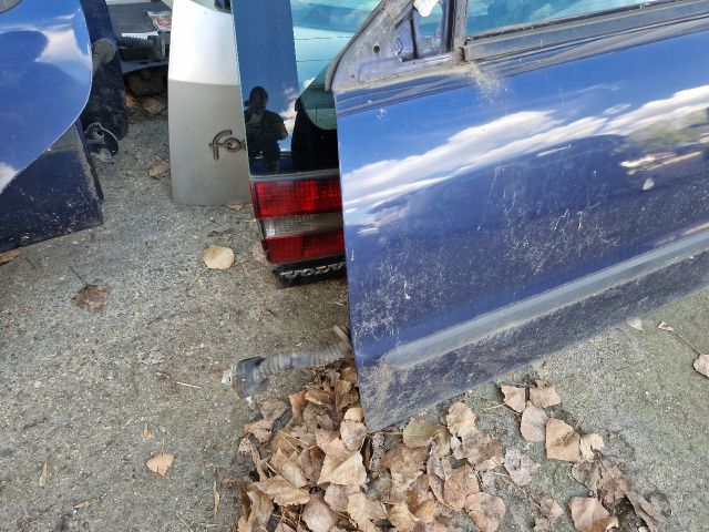 bontott VOLVO V40 Bal első Ajtó (Részeivel)