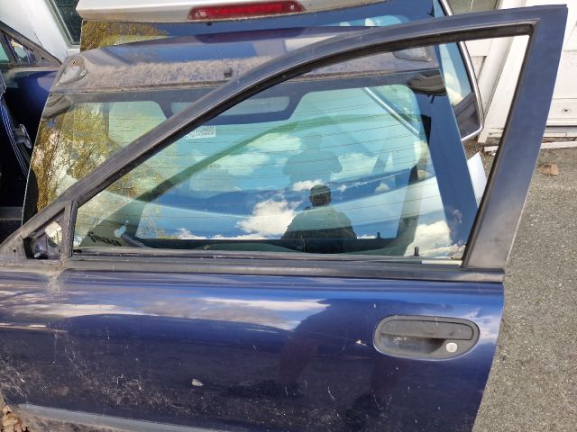 bontott VOLVO V40 Bal első Ajtó (Részeivel)