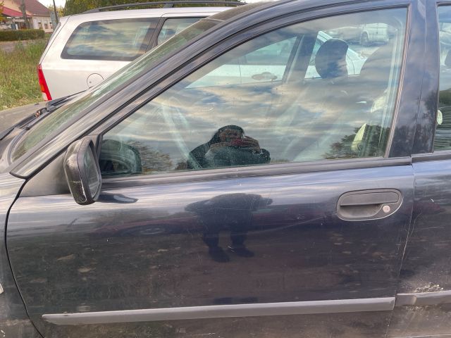 bontott VOLVO V40 Bal első Ajtó (Üres lemez)