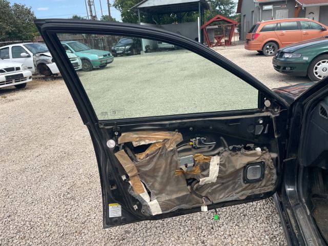 bontott VOLVO V40 Bal első Ajtó (Üres lemez)