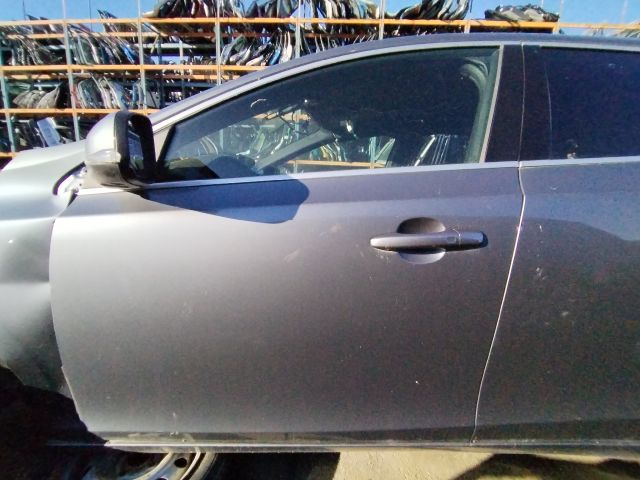 bontott VOLVO V40 Bal első Ajtó (Üres lemez)