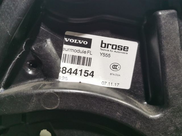 bontott VOLVO V40 Bal első Ajtó (Üres lemez)