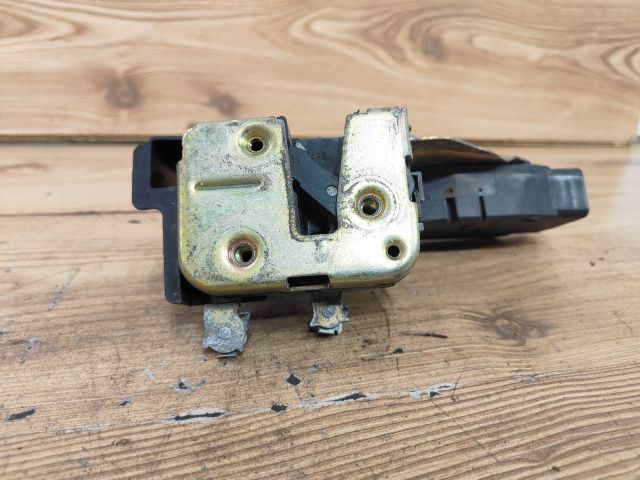 bontott VOLVO V40 Bal első Ajtózár