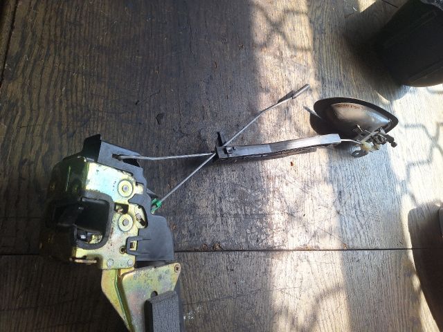 bontott VOLVO V40 Bal első Ajtózár