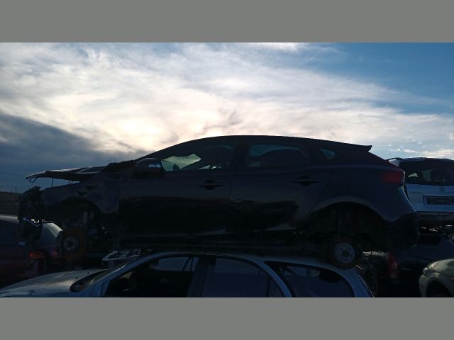 bontott VOLVO V40 Bal első Ajtózár