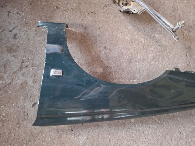 bontott VOLVO V40 Bal első Sárvédő