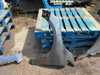 bontott VOLVO V40 Bal első Sárvédő