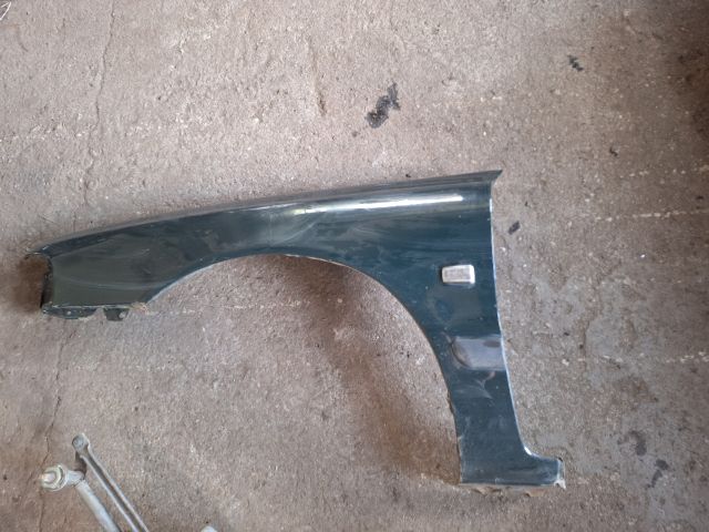 bontott VOLVO V40 Bal első Sárvédő