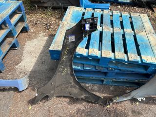 bontott VOLVO V40 Bal első Sárvédő