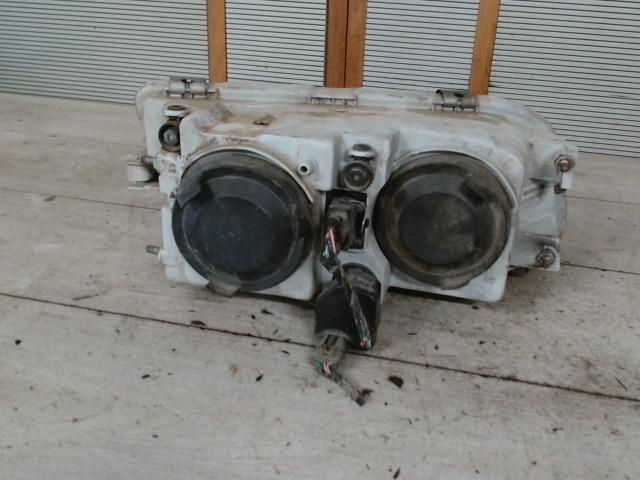 bontott VOLVO V40 Bal Fényszóró