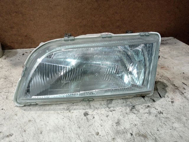 bontott VOLVO V40 Bal Fényszóró