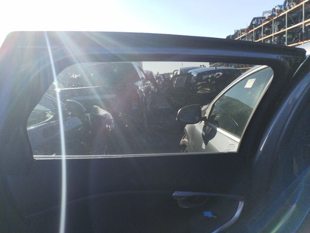 bontott VOLVO V40 Bal hátsó Ablak