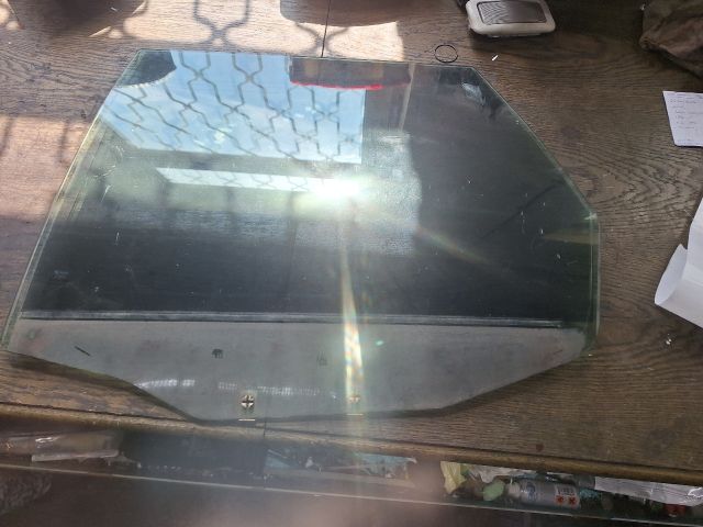 bontott VOLVO V40 Bal hátsó Ablak