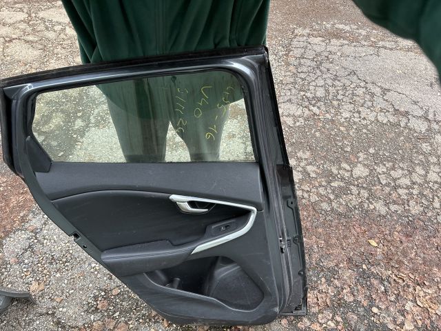 bontott VOLVO V40 Bal hátsó Ajtó (Részeivel)