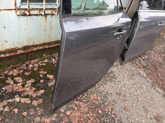 bontott VOLVO V40 Bal hátsó Ajtó (Részeivel)