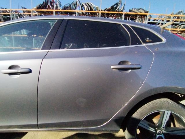 bontott VOLVO V40 Bal hátsó Ajtó (Üres lemez)