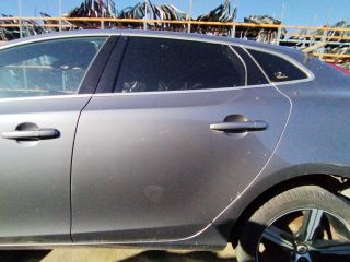 bontott VOLVO V40 Bal hátsó Ajtó (Üres lemez)