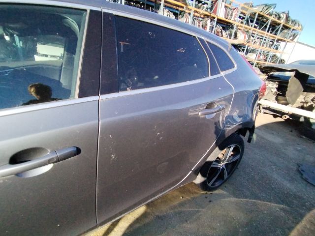 bontott VOLVO V40 Bal hátsó Ajtó (Üres lemez)