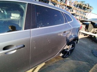 bontott VOLVO V40 Bal hátsó Ajtó (Üres lemez)